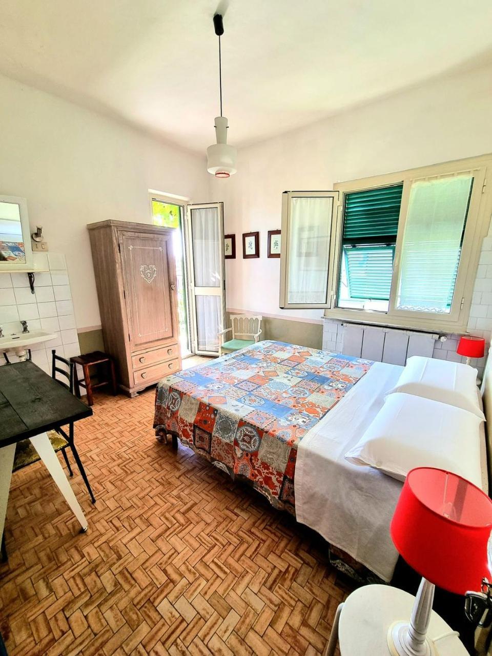 Casa Cambini Bed & Breakfast Marina di Massa Dış mekan fotoğraf